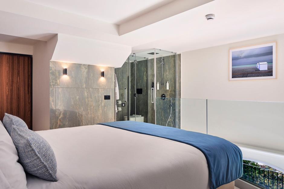 Corner Suite